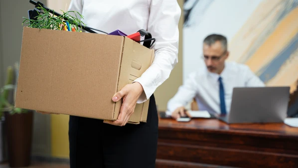 Profissional perde alguns direitos como receber o 13° integral, direito ao saque do FGTS e ainda arriscar a carreira em seleções futuras