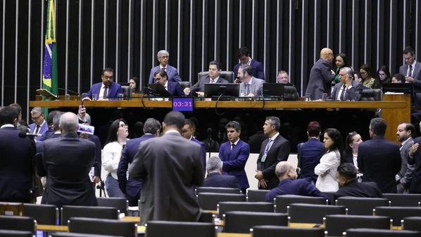 Mudança retoma isenções ao agronegócio e limita contrapartidas ambientais; parlamentares votaram pela retomada de 56 dos 63 trechos vetados pelo presidente
