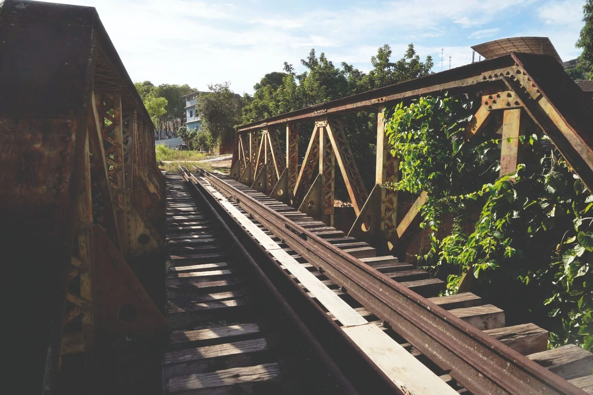  Trecho da FCA, que está desativada do Espírito Santo, em deterioração