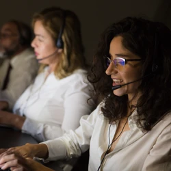 Interessados precisam ter mais de 18 anos e o ensino médio completo. Também há chances para pessoas com deficiência (PCD). Cadastro pode se feito na página de carreira da empresa