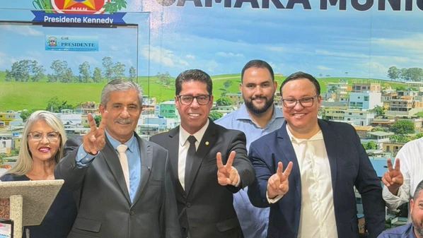 A posse ocorre um dia depois de Dorlei ter sido diplomado prefeito pela Justiça Eleitoral, em cumprimento à decisão monocrática do ministro Kassio Nunes Marques, do TSE