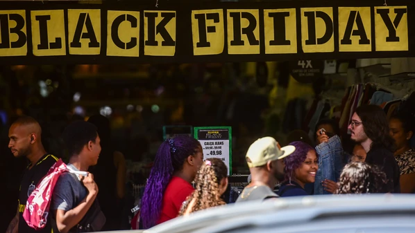 Shoppings e comércio de rua vão esticar a data promocional desta sexta-feira (28) para o sábado (29) e domingo (30), com diversos produtos em oferta