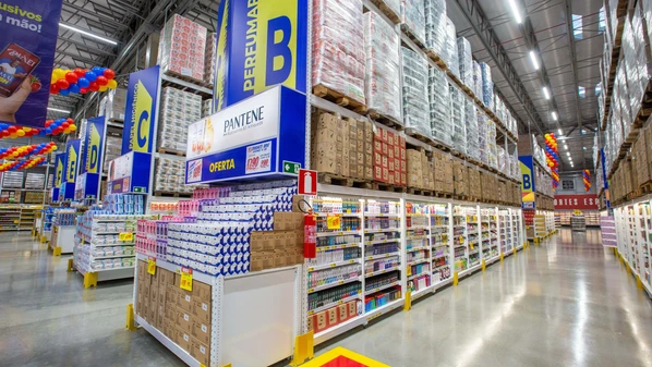 A rede mineira chegou ao estado em 2023 e já conta com 43 lojas entre atacados e supermercados em terras capixabas