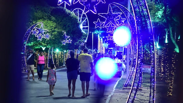 O Natal sempre volta. E existe como bem aprouver à consciência de cada criatura formada na incoercível condição de estar em um mundo plural