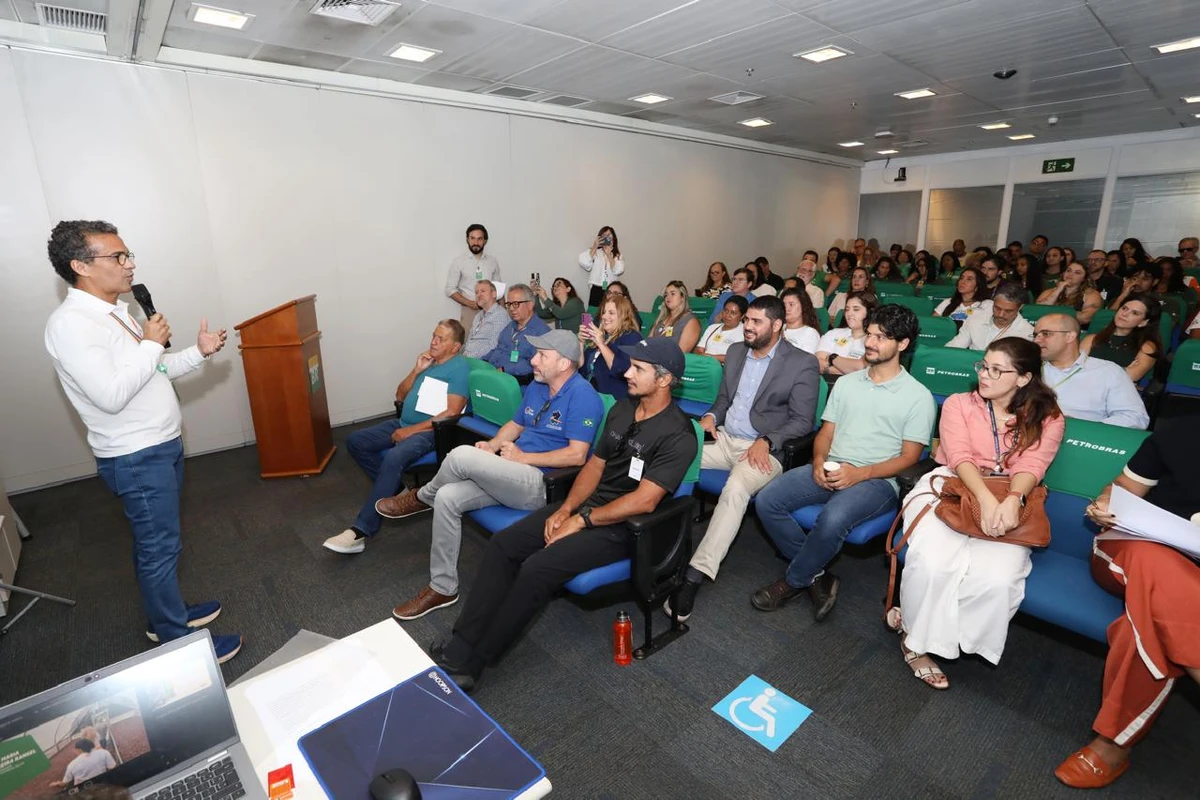 Gerente executivo de Responsabilidade Social da Petrobras, José Maria Rangel na cerimônia de assinatura de quatro novos projetos socioambientais no ES