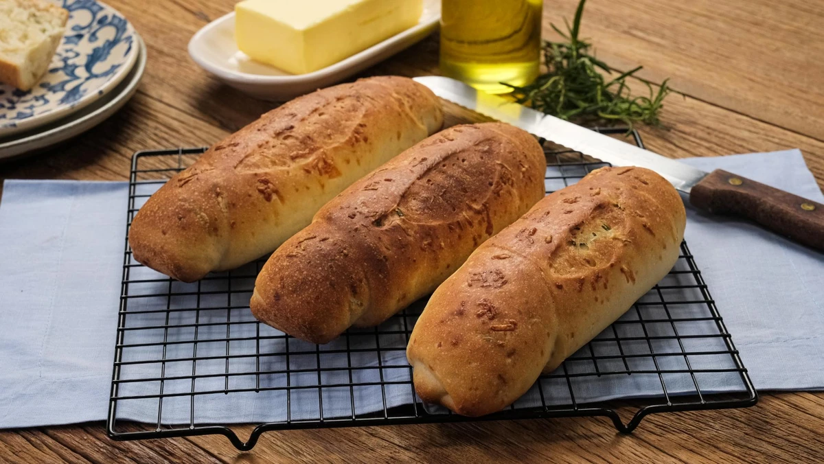 Pão caseiro de alecrim e parmesão