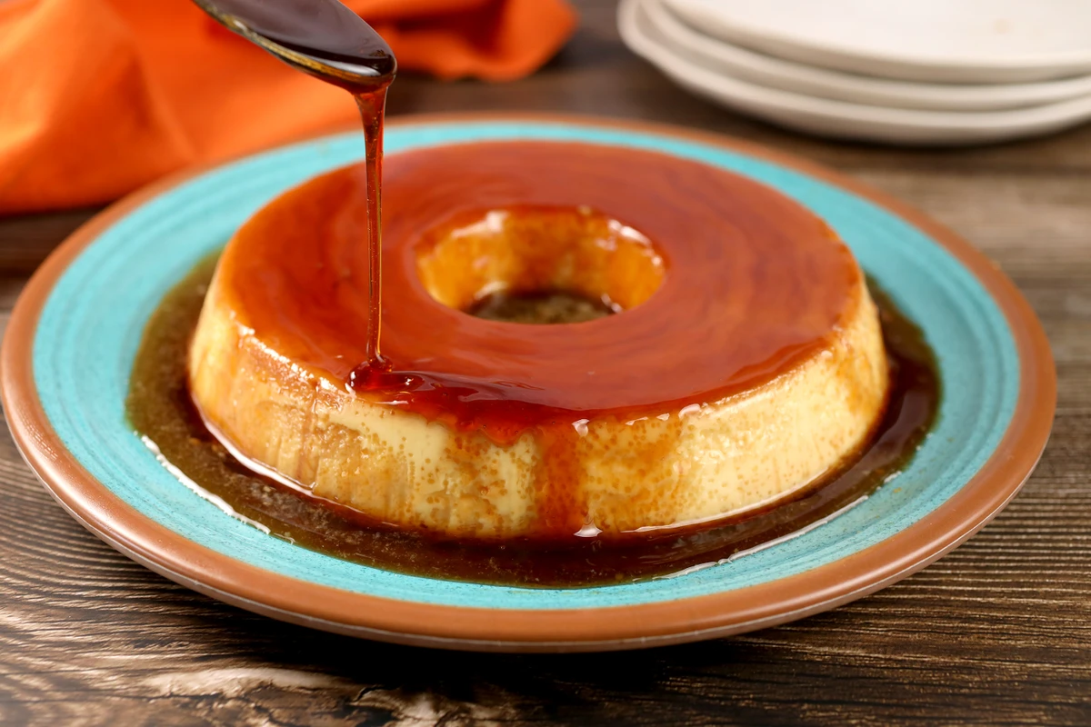 Pudim de leite com calda de caramelo e balsâmico: veja receita