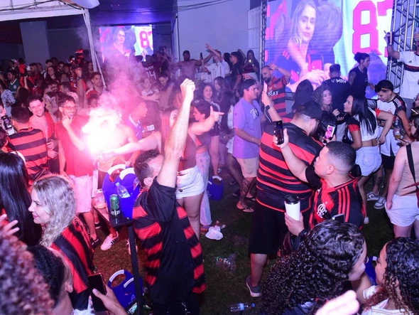 Torcida do Flamengo no ES faz a festa com o título da Libertadores por Carlos Alberto Silva/A Gazeta