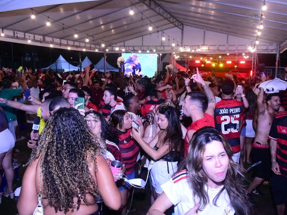 Torcida do Flamengo no ES faz a festa com o título da Libertadores por Carlos Alberto Silva/A Gazeta