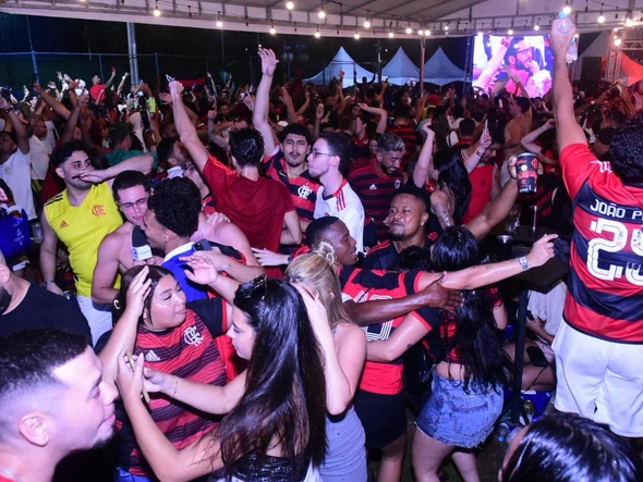 Torcida do Flamengo no ES faz a festa com o título da Libertadores por Carlos Alberto Silva/A Gazeta