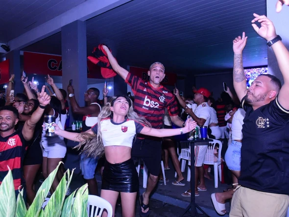 Torcida do Flamengo no ES faz a festa com o título da Libertadores por Carlos Alberto Silva/A Gazeta