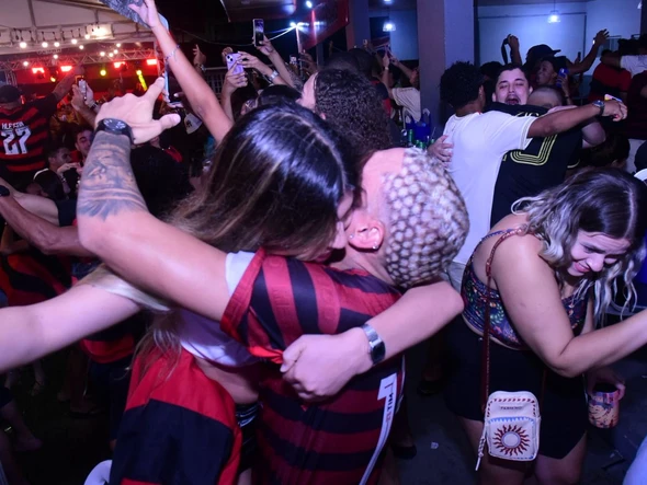 Torcida do Flamengo no ES faz a festa com o título da Libertadores por Carlos Alberto Silva/A Gazeta