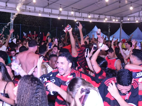 Torcida do Flamengo no ES faz a festa com o título da Libertadores por Carlos Alberto Silva/A Gazeta