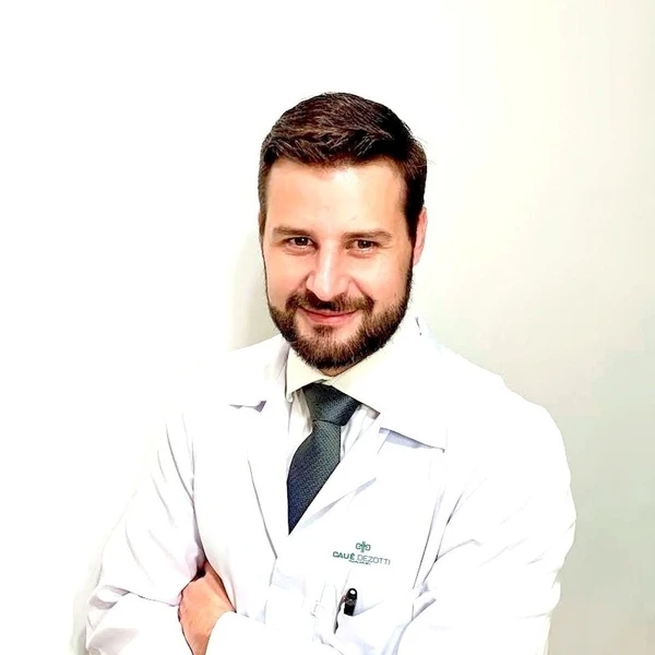 O médico Cauê Brunelli Dezotti, de 38 anos, morreu em Lima, no Peru, após bater a cabeça durante passeio turístico em ônibus de dois andares 