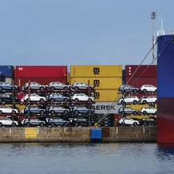 Em um ano, número de automóveis abastecidos
100% por energia elétrica aumentou 27%
em cidades capixabas, mas especialistas
apontam a necessidade de expansão da
rede de recarga para consolidar transição