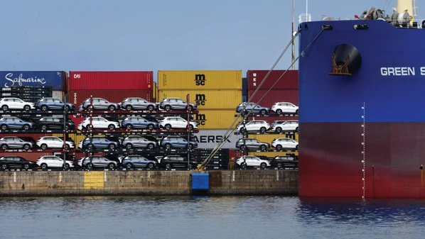 Em um ano, número de automóveis abastecidos
100% por energia elétrica aumentou 27%
em cidades capixabas, mas especialistas
apontam a necessidade de expansão da
rede de recarga para consolidar transição