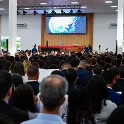 Edição de 2025 do culto teve transmissão simultânea para mais de 100 países; evento contou com a presença de autoridades, que reconheceram a importância da Igreja Maranata