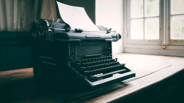 Mas seja quem quer que queira embarcar na aventureira nau da escrita, o melhor que tem a fazer é simplesmente escrever e depois deixar que o que escreveu siga livremente os caminhos de um bem partilhado e comum