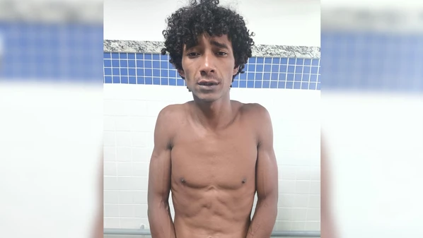 Na fuga, suspeito furou diversos bloqueios policiais, jogando o carro contra viaturas e apontando uma pistola para os militares em duas ocasiões