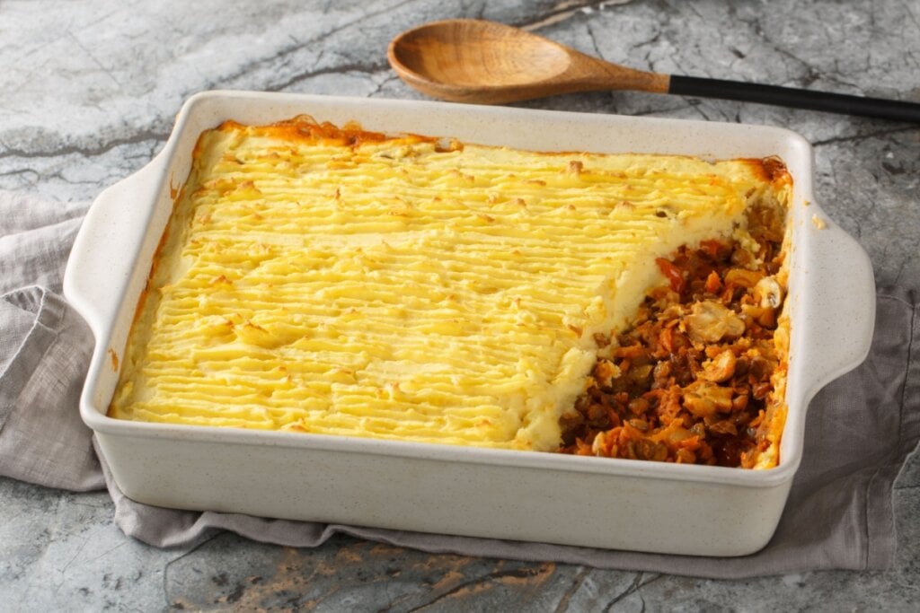 Escondidinho de lentilha (Imagem: Sergii Koval | Shutterstock)