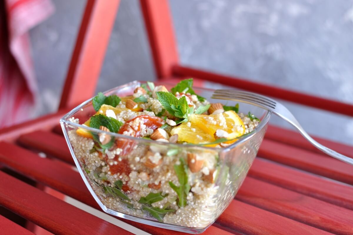 Salada de quinoa com frutas secas (Imagem: Julie Style | Shutterstock)