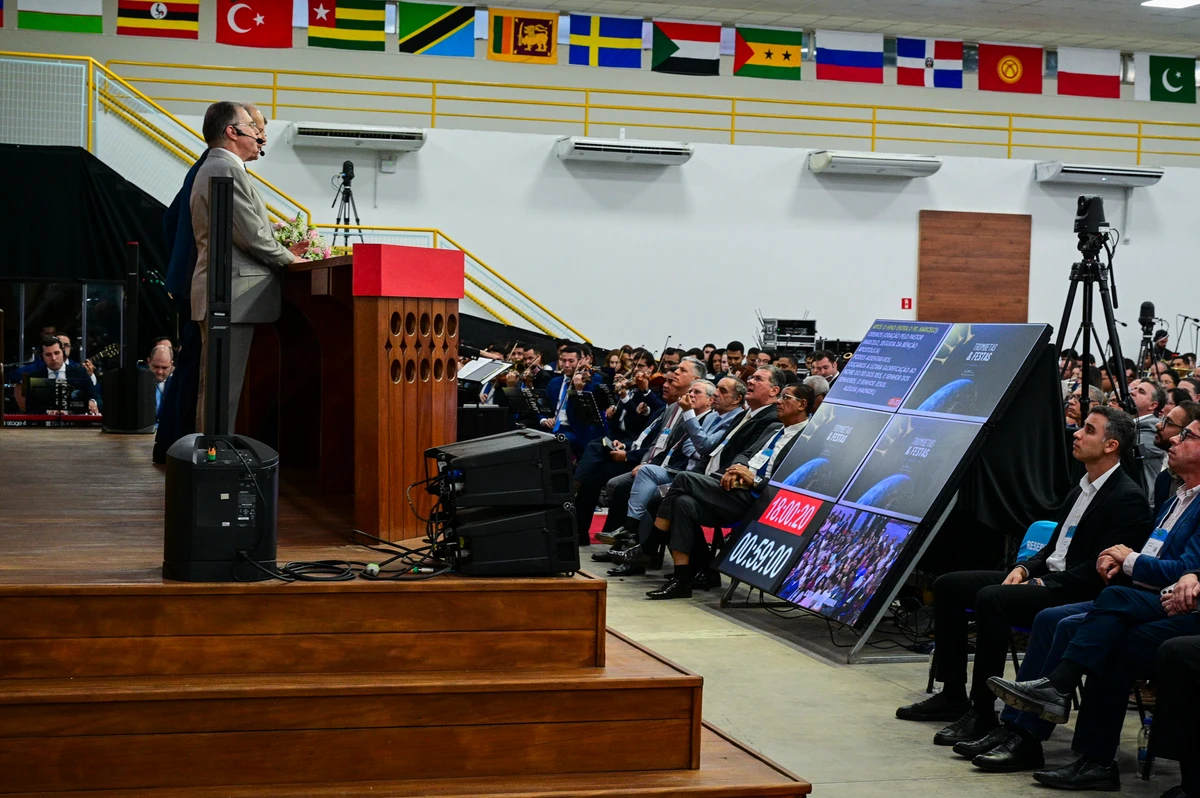 Trombetas e Festas 2025 por Rodrigo Gavini