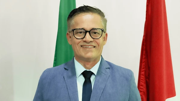 Parlamentar decidiu deixar a Câmara de Baixo Guandu após ser comunicado pela Procuradoria-Geral de que não poderia acumular o cargo com a função de professor titular