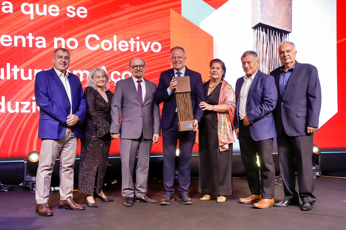 Homenagem da diretoria do Sincades ao governador Renato  Casagrande