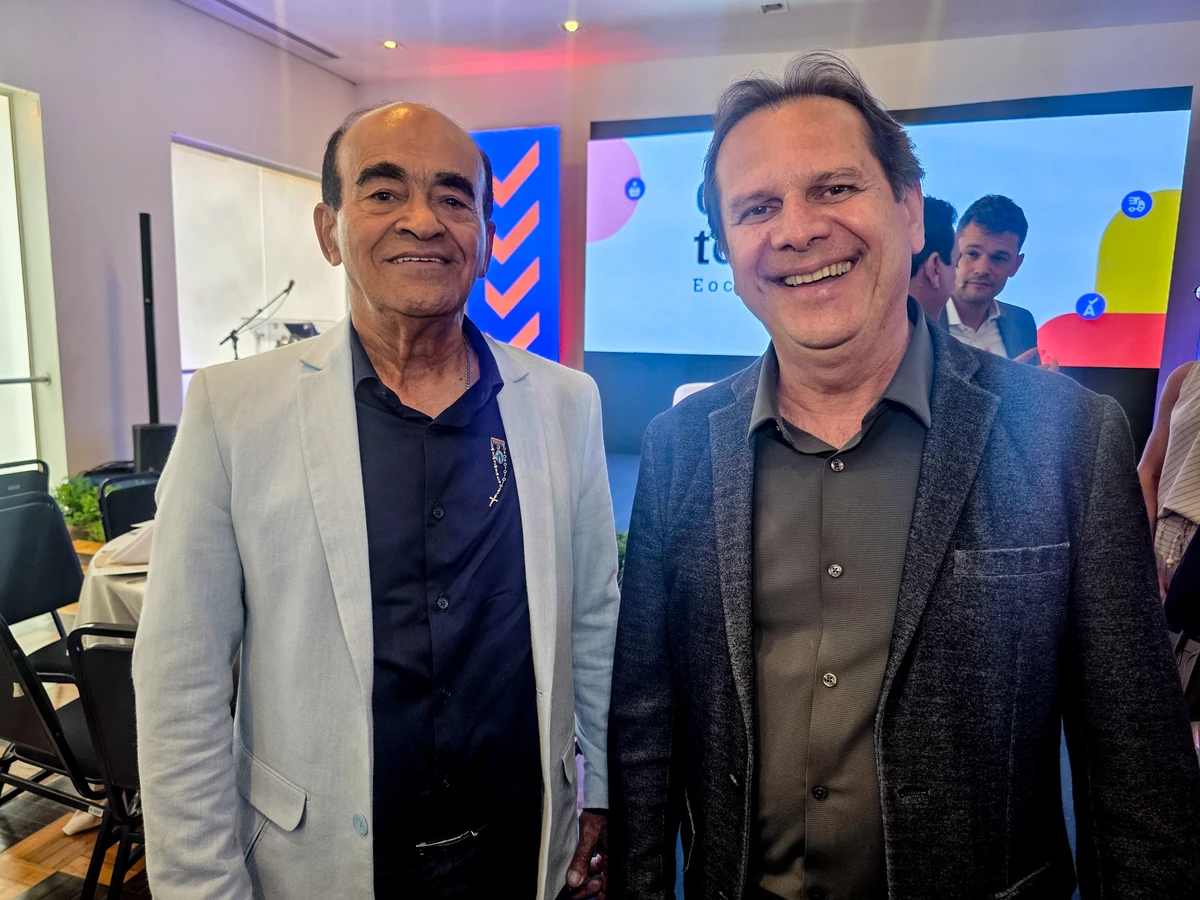 O prefeito de Aracruz Luiz Carlos Coutinho e o prefeito de Santa Teresa Kleber Medici