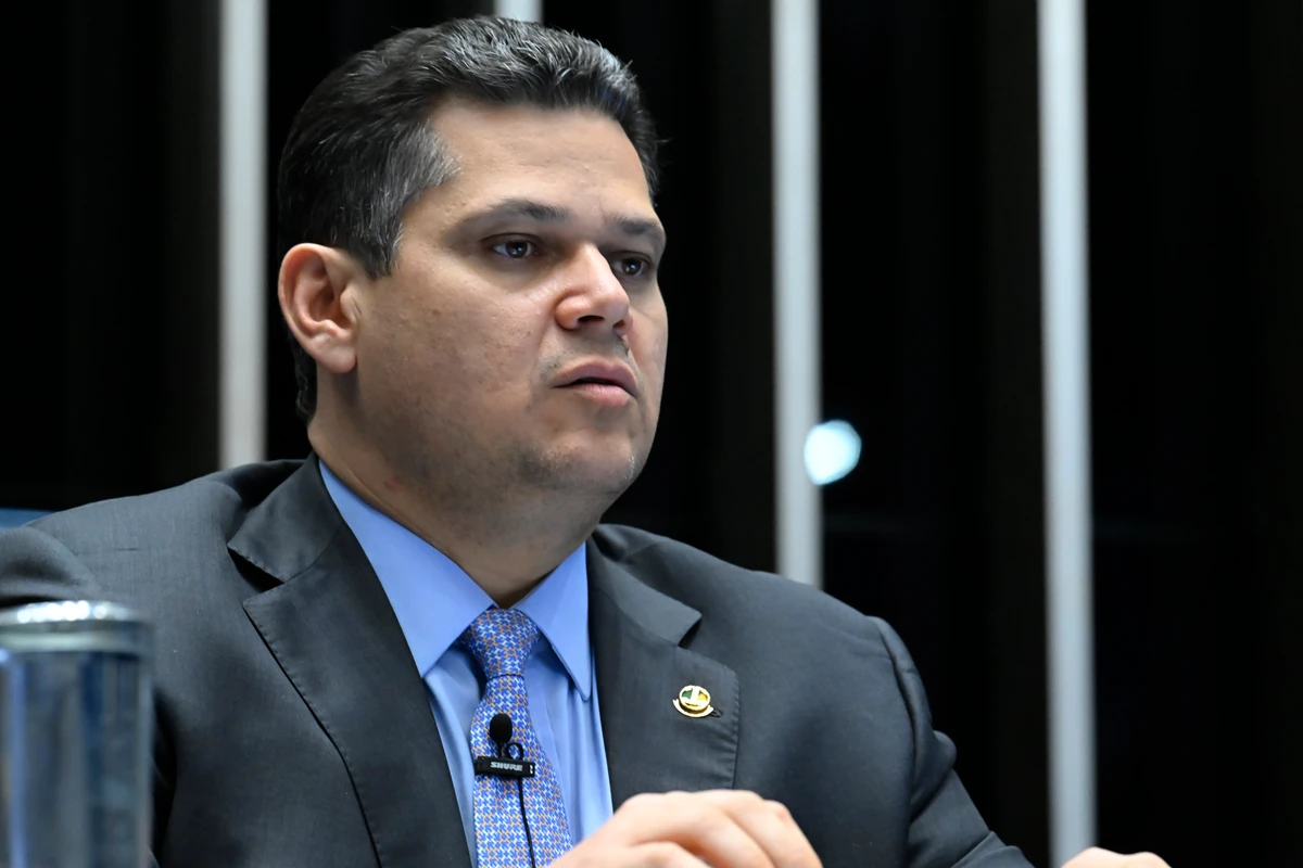 Presidente do Senado Federal, senador Davi Alcolumbre (União-AP) conduz sessão