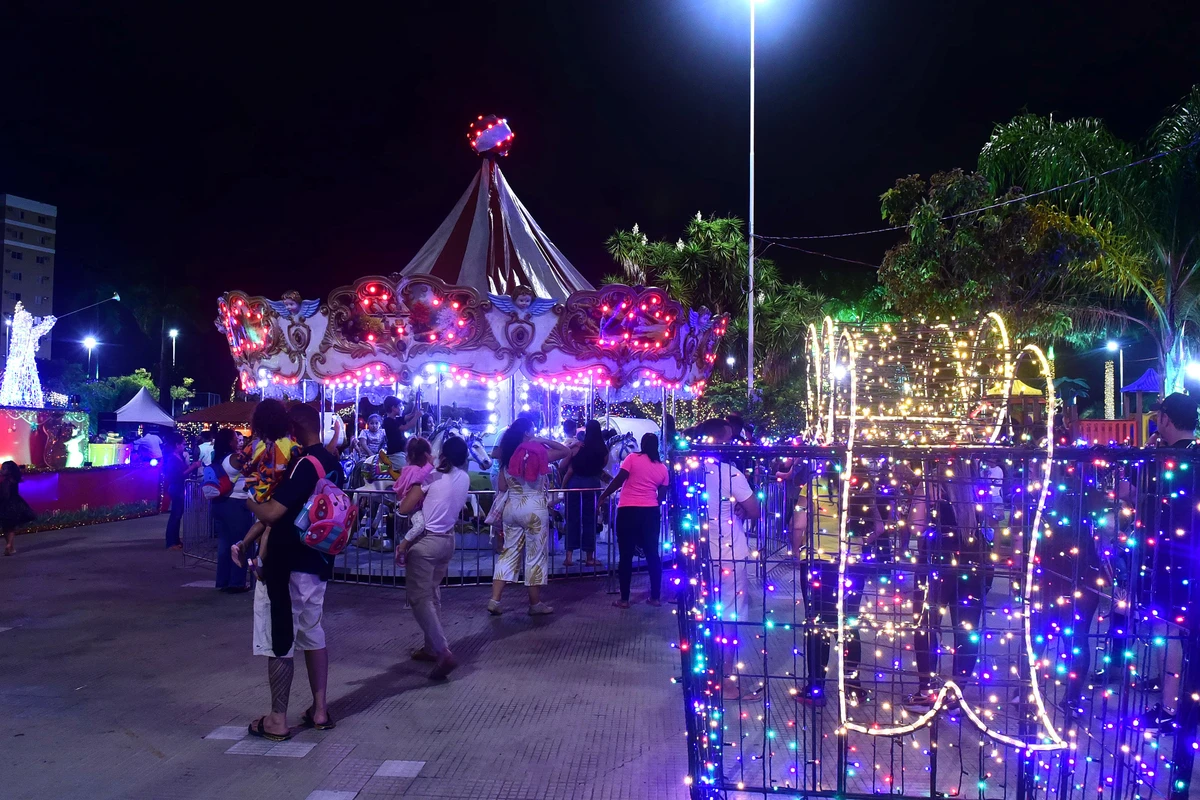 Vila Natalina no Parque da Cidade, Serra por Carlos Alberto Silva