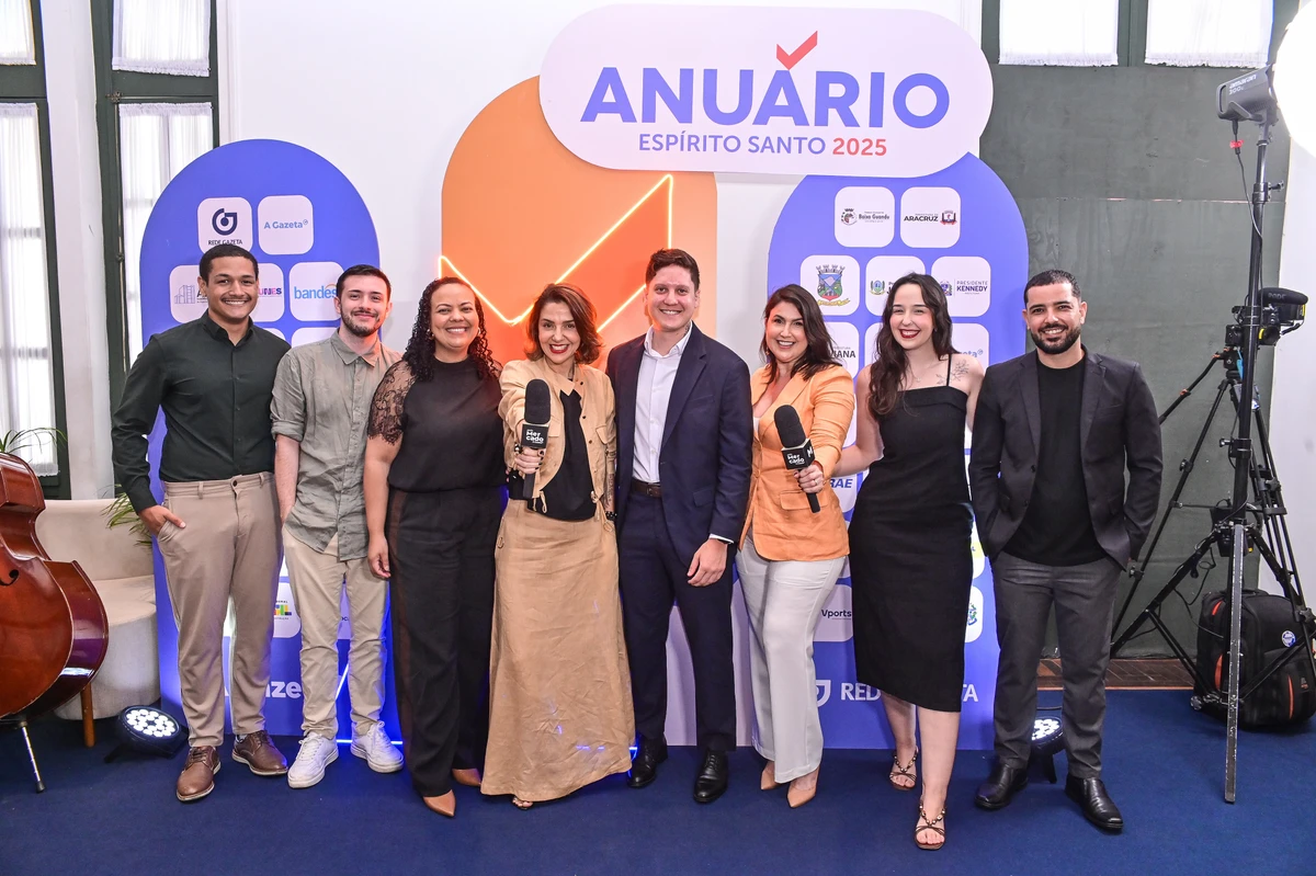 Vinicius Viana, Gabriel Mazim, Flávia Martins, Mariana Perini, Douglas Mota, Renata Rasseli, Yasmin Spiegel e Philipe Ferreira