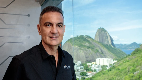 Para Marcelo Branquinho, CEO da TI Safe, a estrutura portuária e o polo siderúrgico do Estado aumentam o risco de ataques com inteligência artificial que podem paralisar operações e afetar exportações