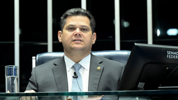 Presidente do Senado criticou decisões monocráticas na Corte e também mencionou projeto sobre crime de responsabilidade