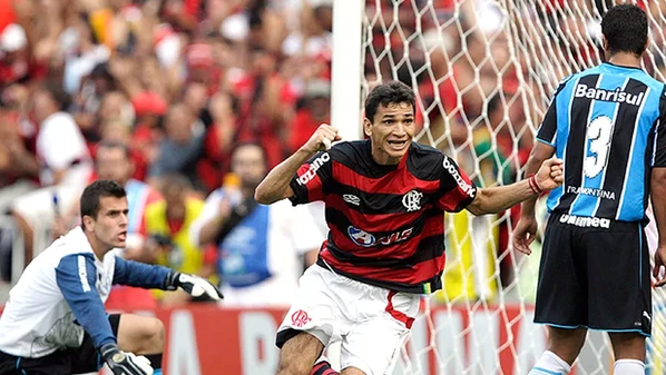 O último título no estádio foi em 2009, depois do gol de cabeça do zagueiro Ronaldo Angelim