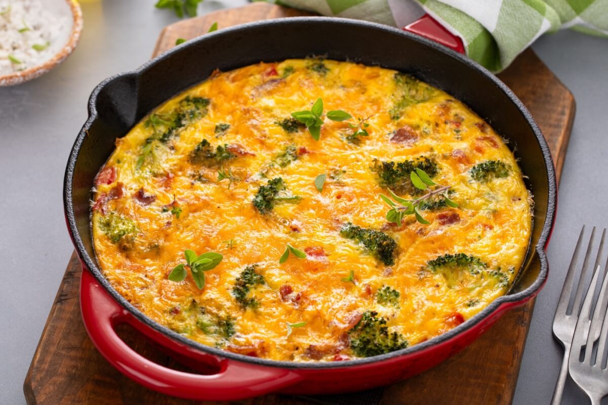 Omelete de forno (Imagem: Nadezhda Nesterova | Shutterstock) 