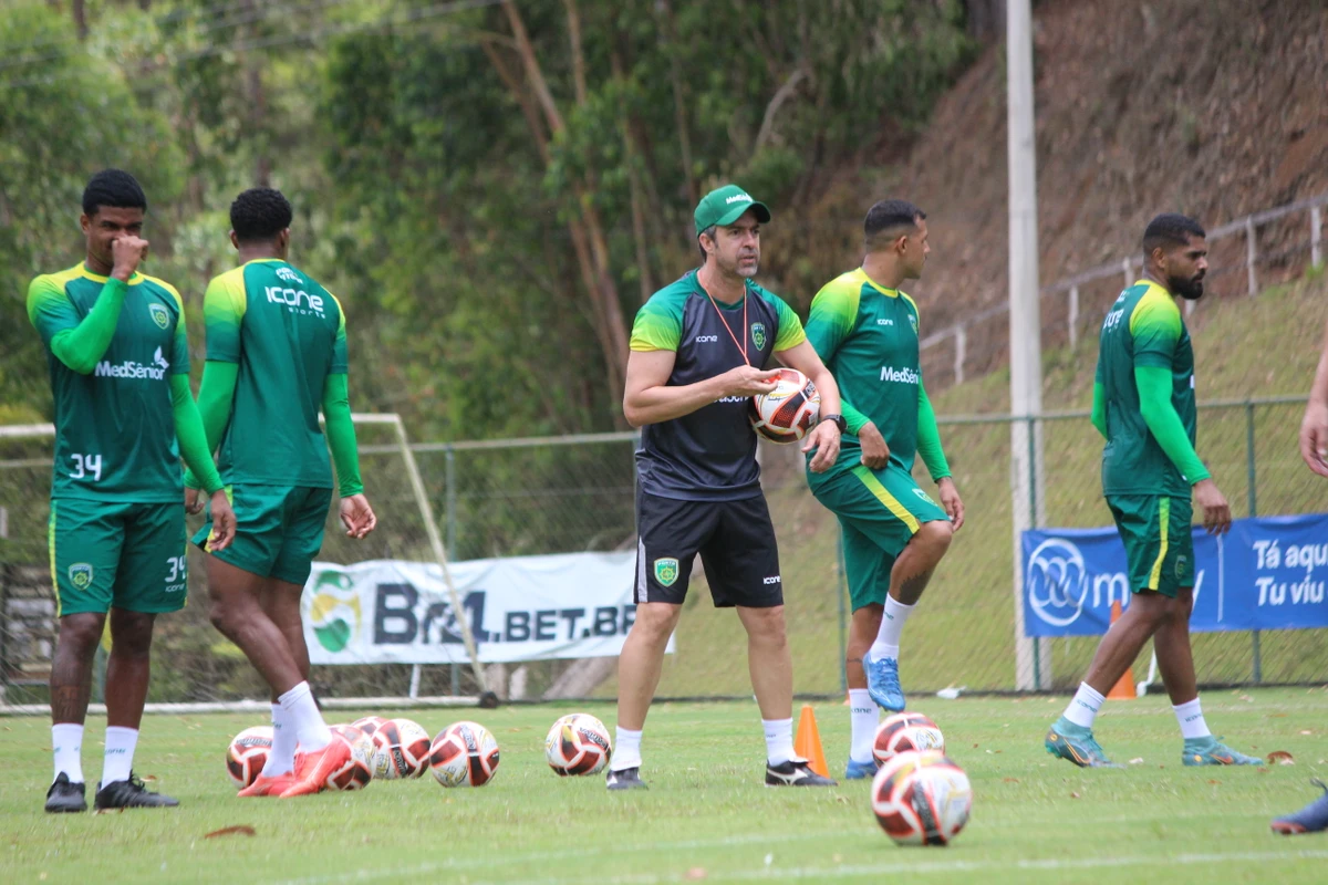 escolheu realizar os seus treinos em regime de concentração, no Hotel China Park, localizado em Domingos Martins na região serrana