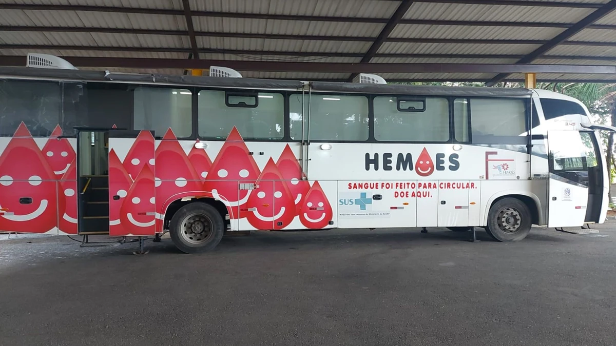Ônibus do Hemoes estará atuando durante a Ação pela Cidadania, na Serra, neste sábado (6), das 8h às 17h