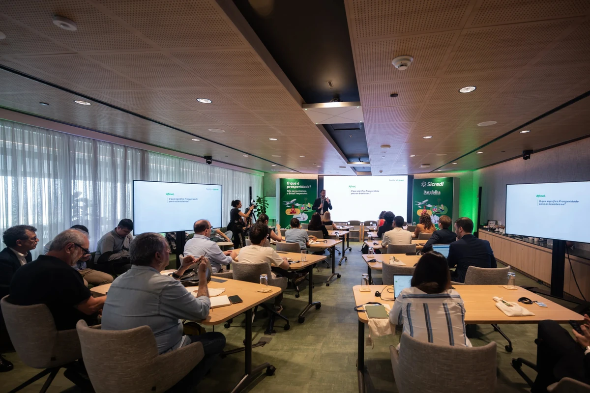 Alexandre Barbosa (em destaque) apontou ações que o Sicredi tem em prol da prosperidade dos brasileiros