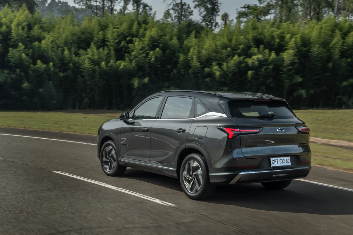 O SUV Captiva tem autonomia de até 304 km e um motor elétrico que entrega 201 cv.