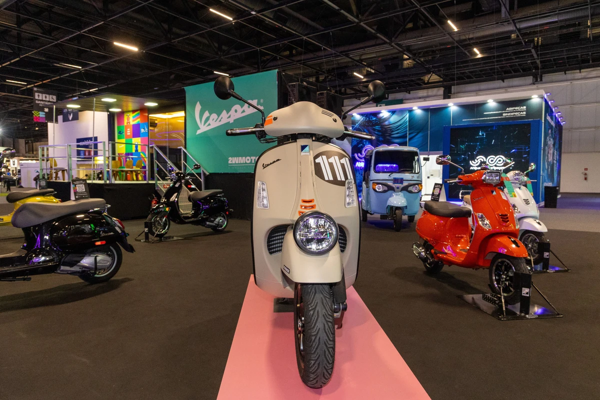 Vespa no Salão de São Paulo