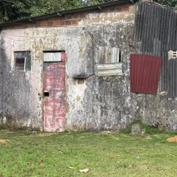 A vítima estava em situação de extremo abandono, com violações que comprometiam sua saúde, segurança e dignidade