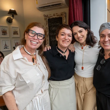 Imagem - Mãe e filha, Adriana e Carol Delmaestro lançam collab de joias em Vitória