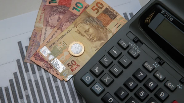 As alíquotas de referência estão sendo calculadas pelo Tribunal de Contas da União (TCU) para a União, os Estados e municípios