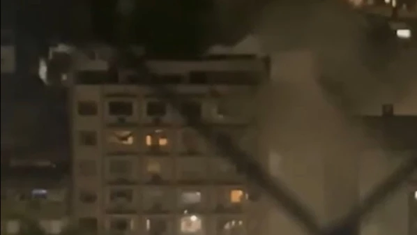 Prédio era usado por pessoas em situação de rua; fogo teria começado no duto do elevador e mobilizou várias equipes dos Bombeiros