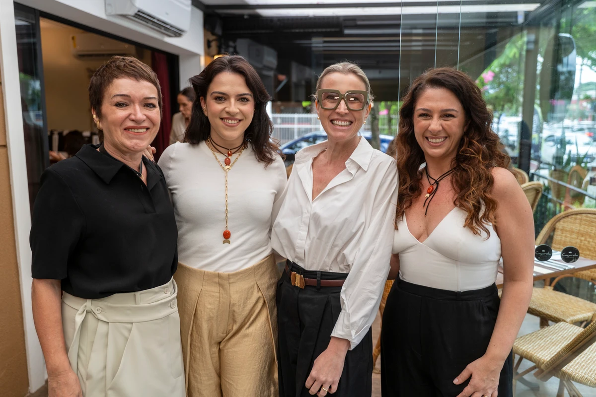 Adriana Delmaestro, Carol Delmaestro, Alda Libardi e Marianne Assbu