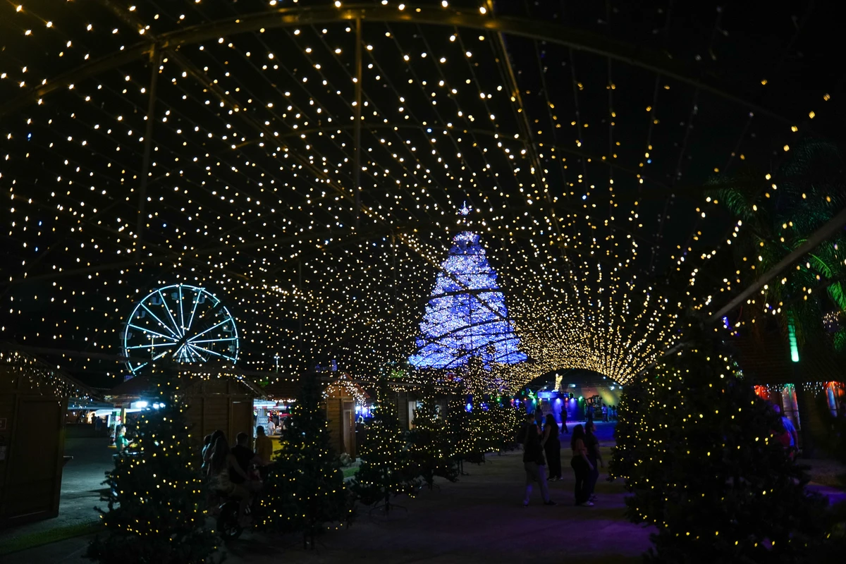 Decoração de natal na Praça do Papa por Vitor Jubini