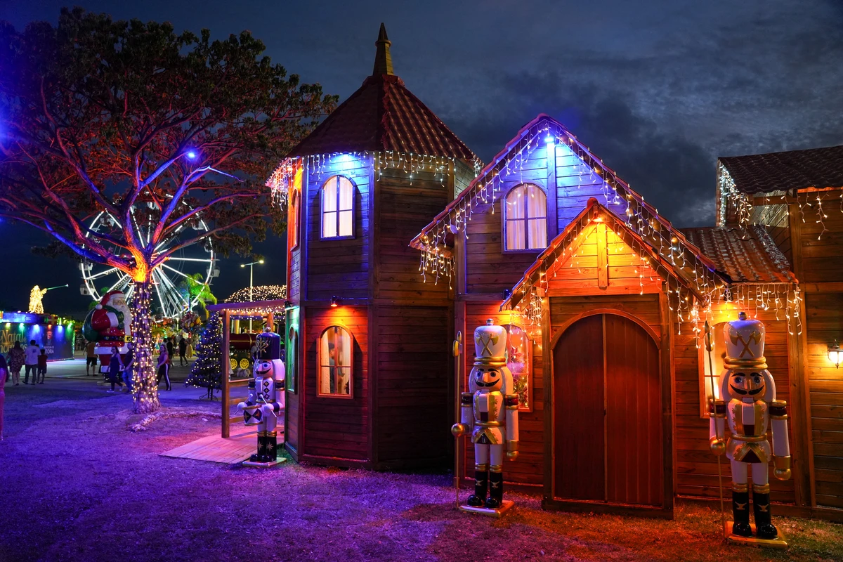 Decoração de natal na Praça do Papa por Vitor Jubini
