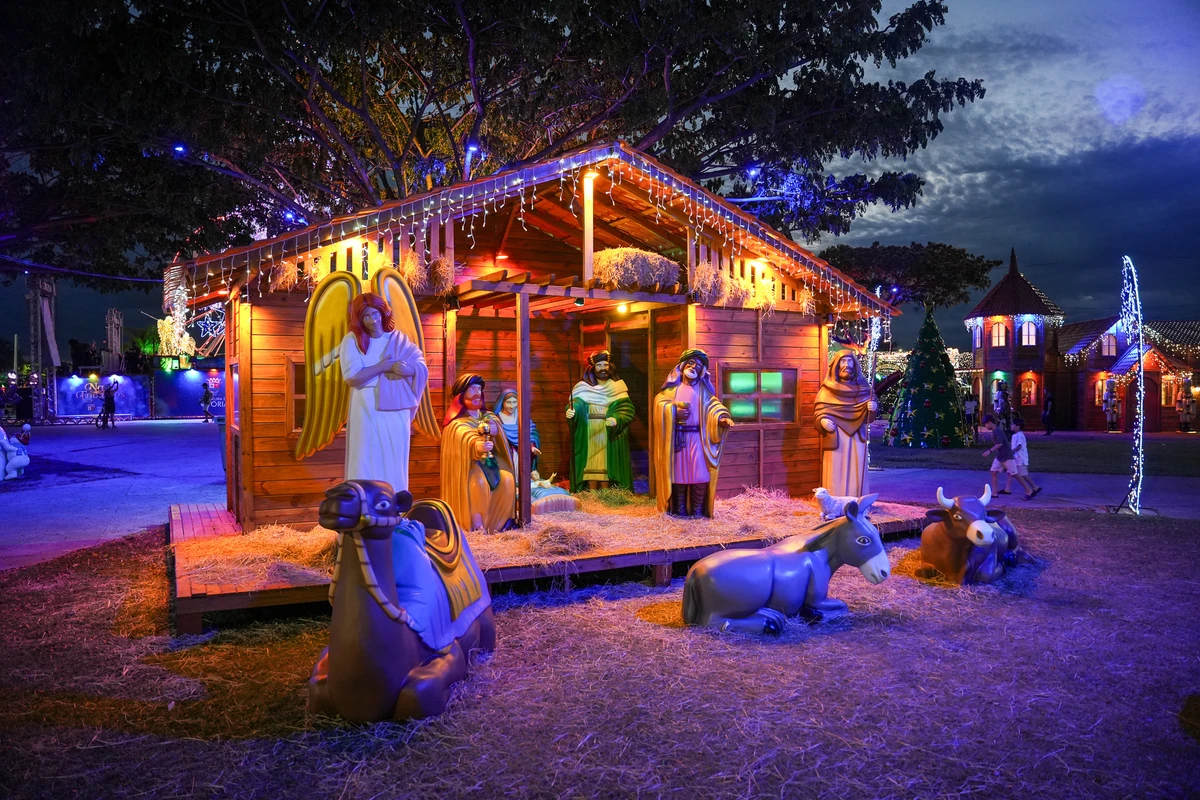 Decoração de natal na Praça do Papa por Vitor Jubini