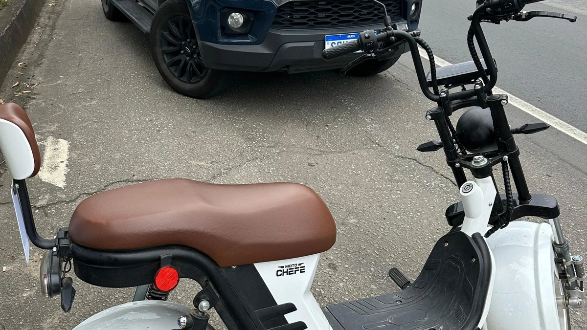 Scooter elétrica adulterada chegou a 73km/h na BR 101 na Serra